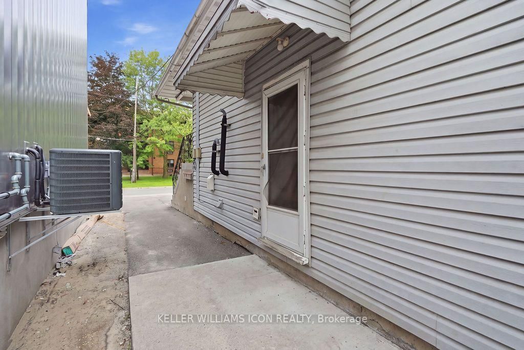 313 Savard Avenue • Ottawa, ON photo 37