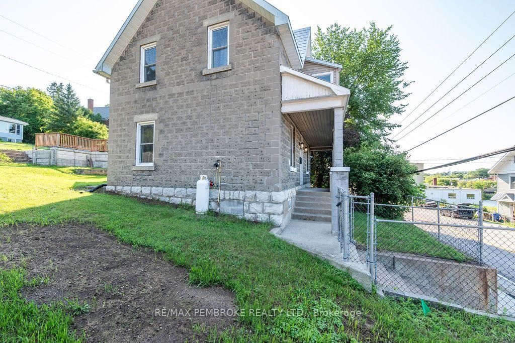 131 Bonnechere Street W • Eganville, ON photo 30