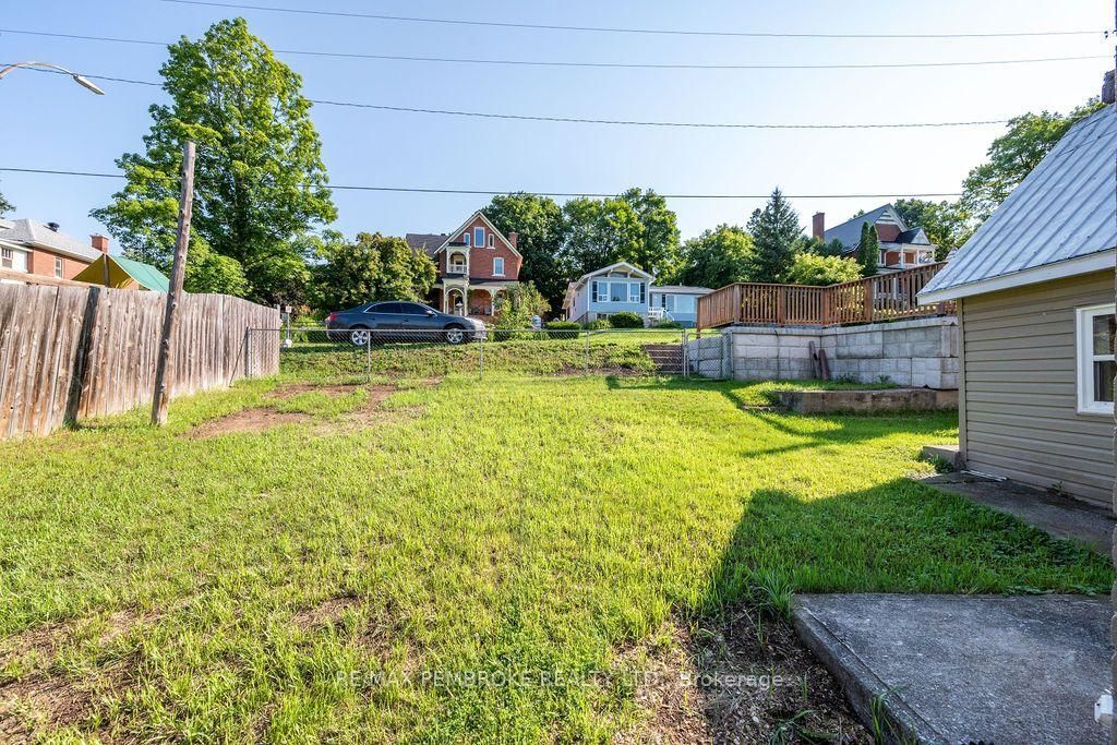 131 Bonnechere Street W • Eganville, ON photo 33