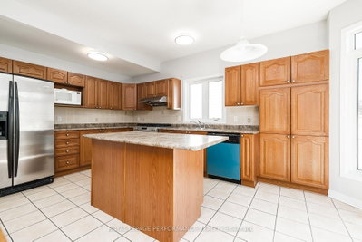 127 Finn Court • Ottawa, ON photo 8