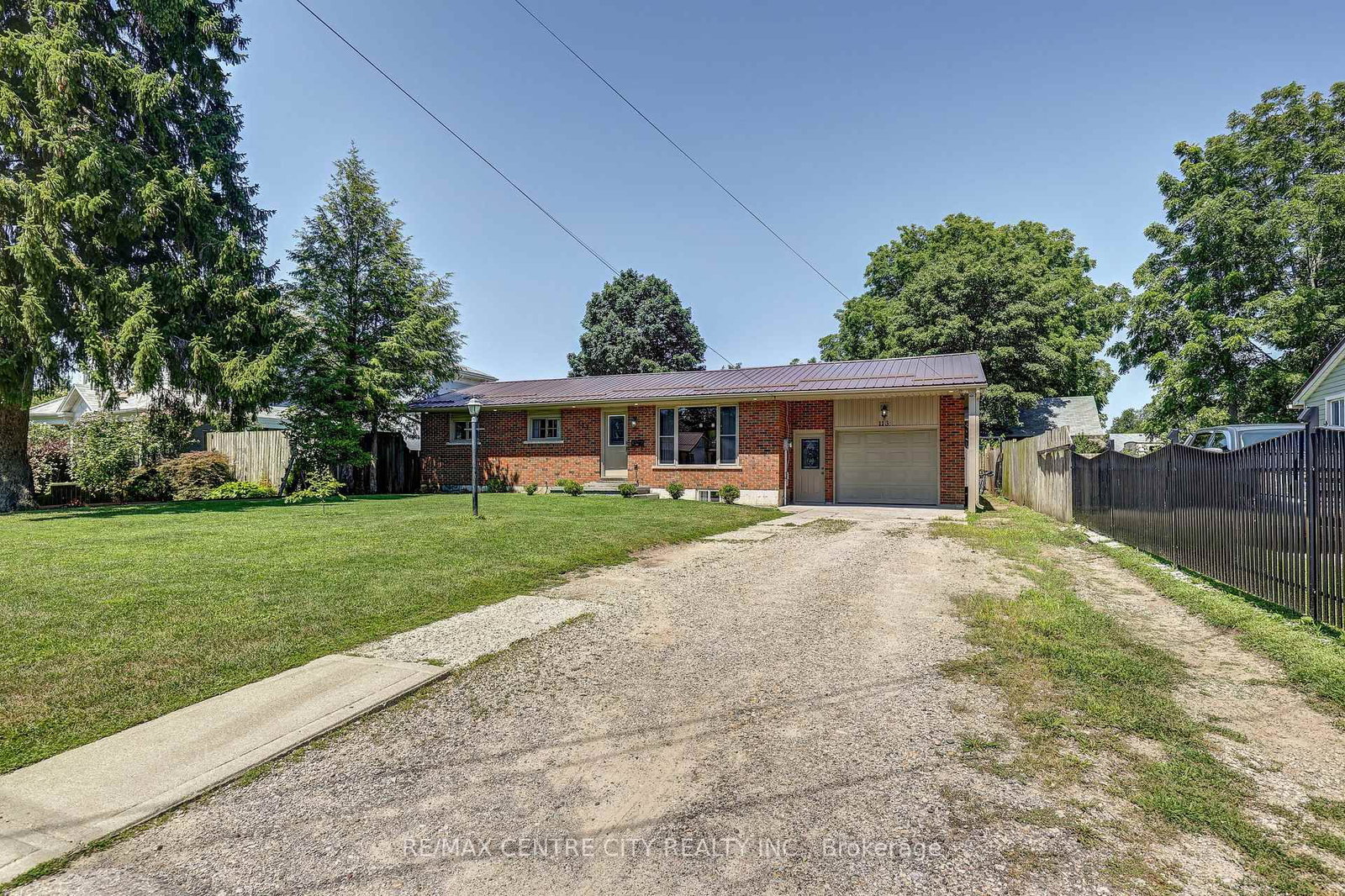 113 South Street W • Aylmer, ON photo 2