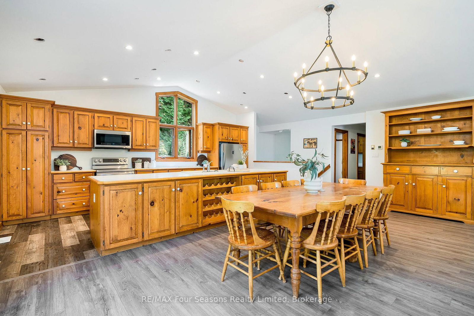 188 Highpoint Crescent • Grey Highlands, ON photo 14