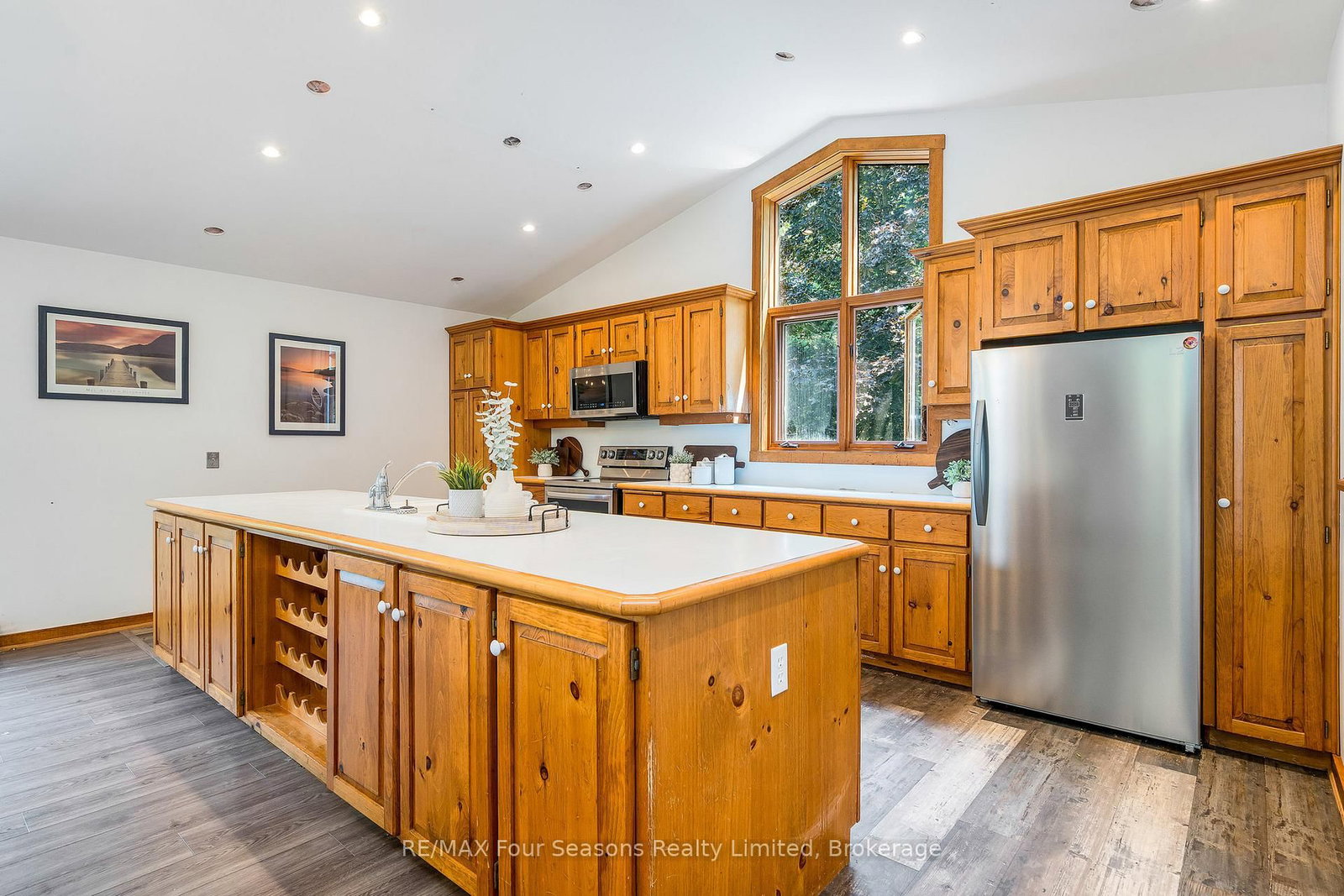 188 Highpoint Crescent • Grey Highlands, ON photo 16