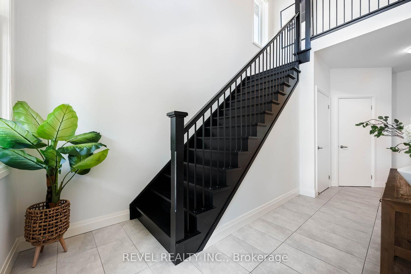 18 School Road • Shelburne, ON photo 9