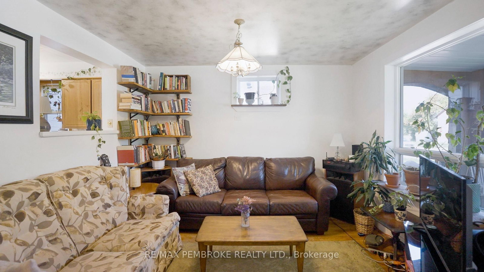 570 Eganville Road • Pembroke, ON photo 15