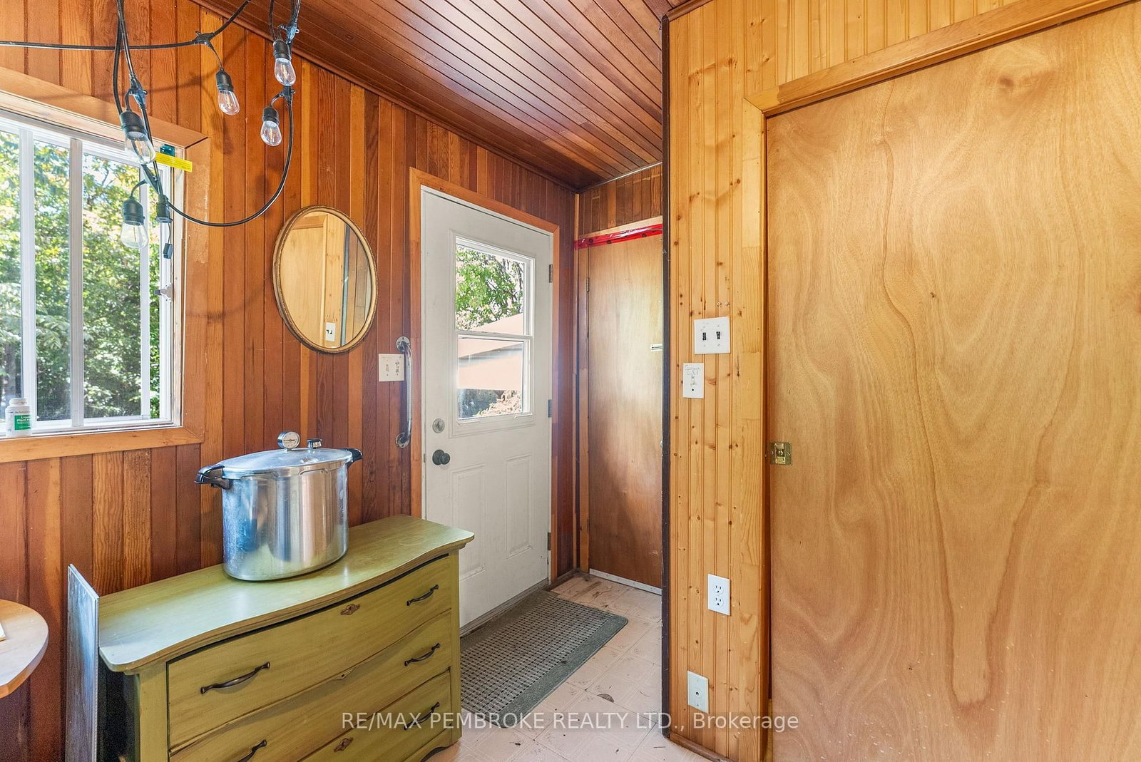 570 Eganville Road • Pembroke, ON photo 24
