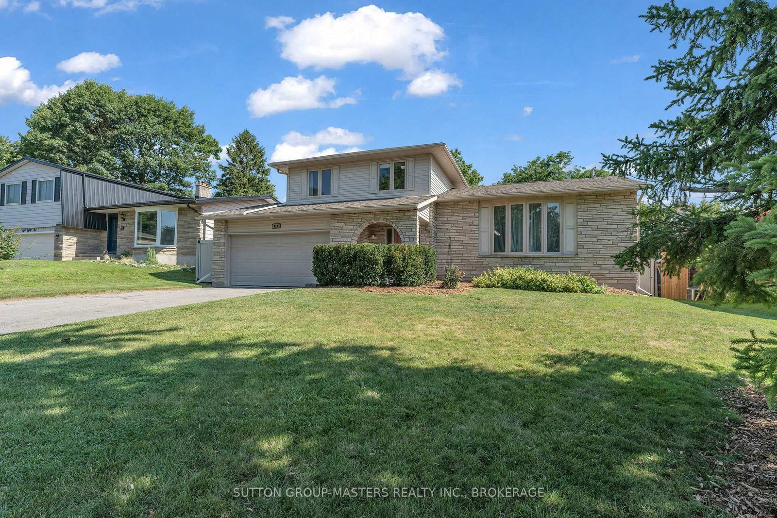 883 Ludgate Crescent • Kingston, ON photo 3