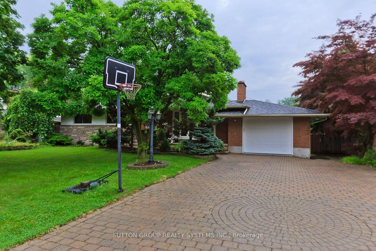 55 Richelieu Drive • St. Catharines, ON photo 4