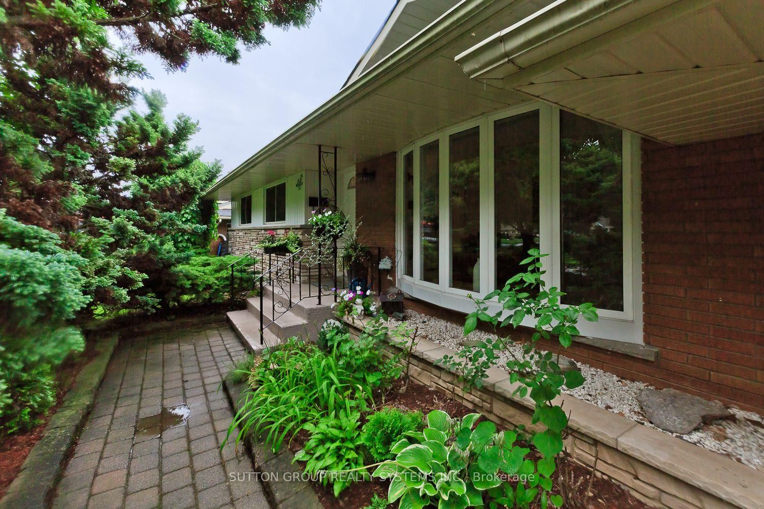 55 Richelieu Drive • St. Catharines, ON photo 6