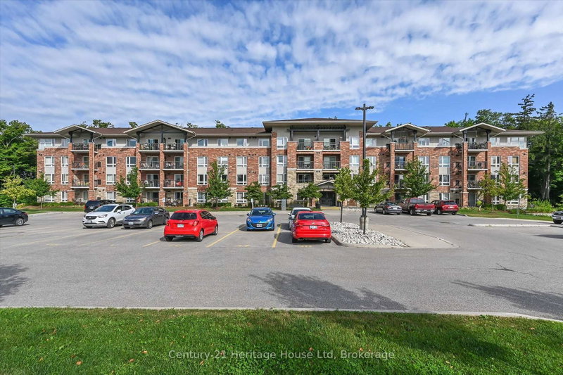 302 - 625 St David Street S
