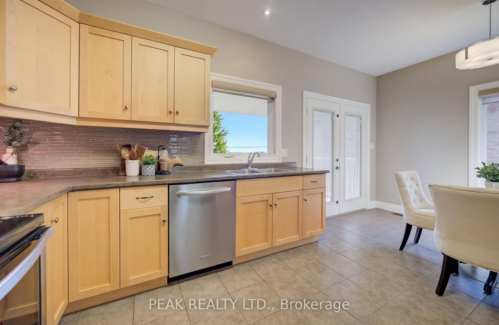 24 Thimbleberry Crossing • Wilmot, ON photo 18