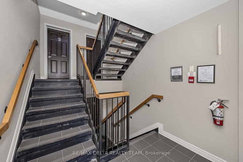 8 - 115 Bluestone Private