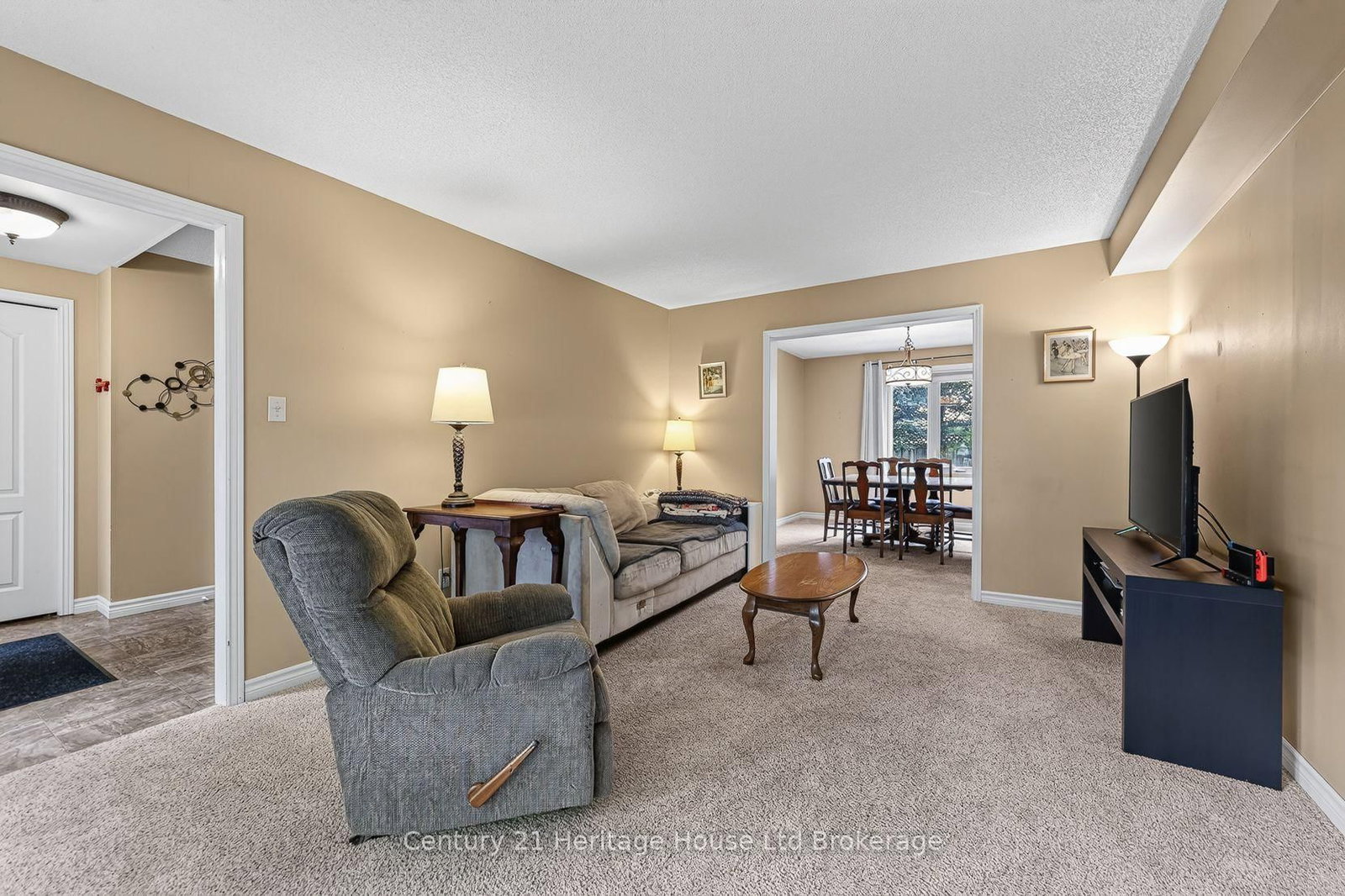 27 SIOUX Crescent • Woodstock, ON photo 14