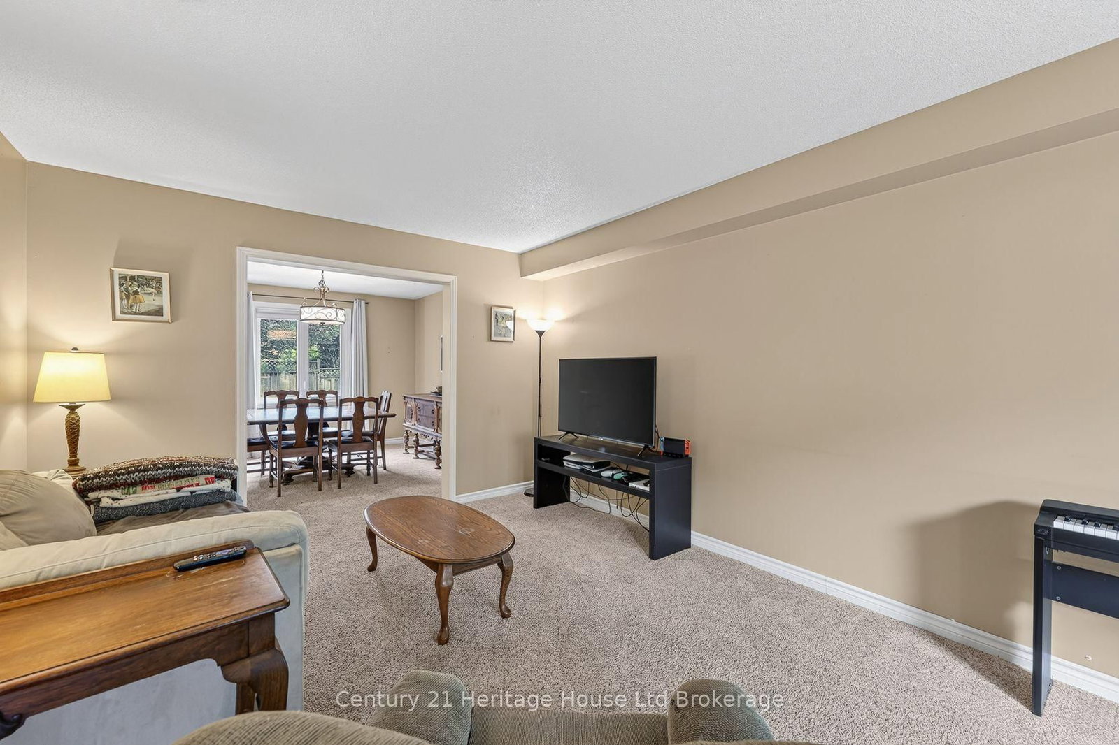 27 SIOUX Crescent • Woodstock, ON photo 15