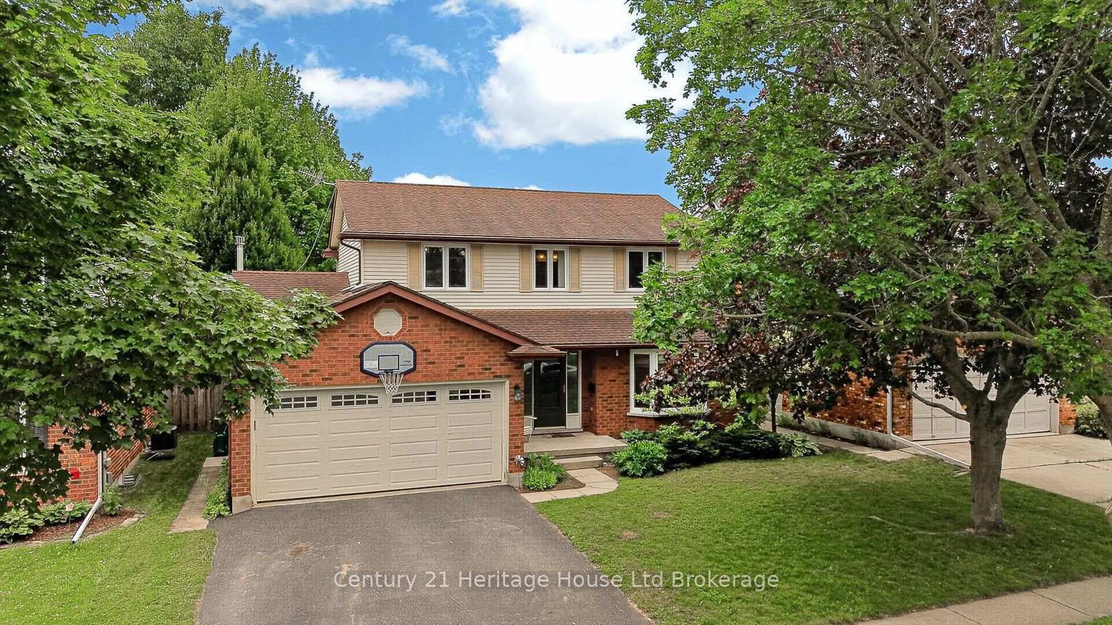 27 SIOUX Crescent • Woodstock, ON photo 6