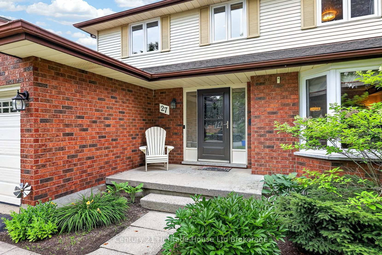 27 SIOUX Crescent • Woodstock, ON photo 8