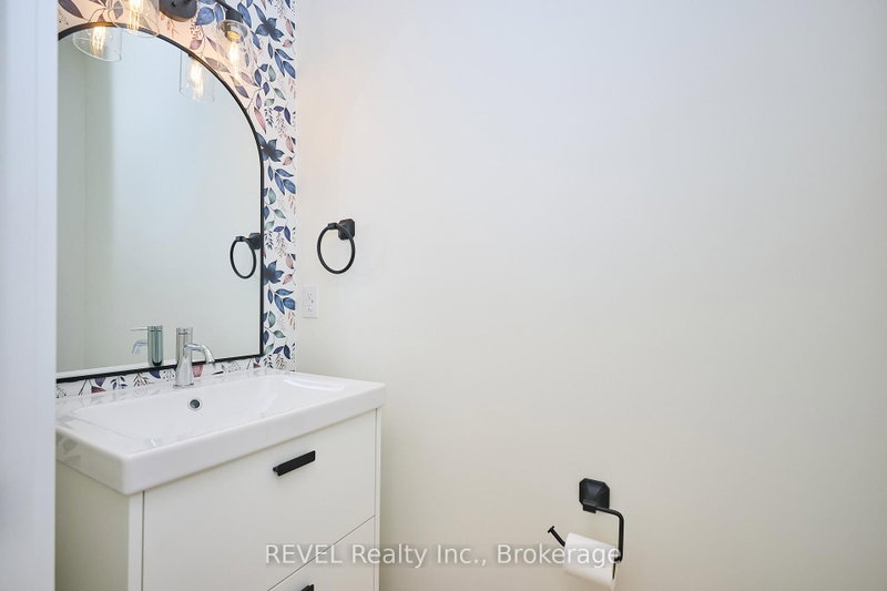 Upper Unit - 4650 Belfast Avenue