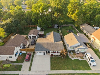 76 Sanders Street W • South Huron, ON photo 3