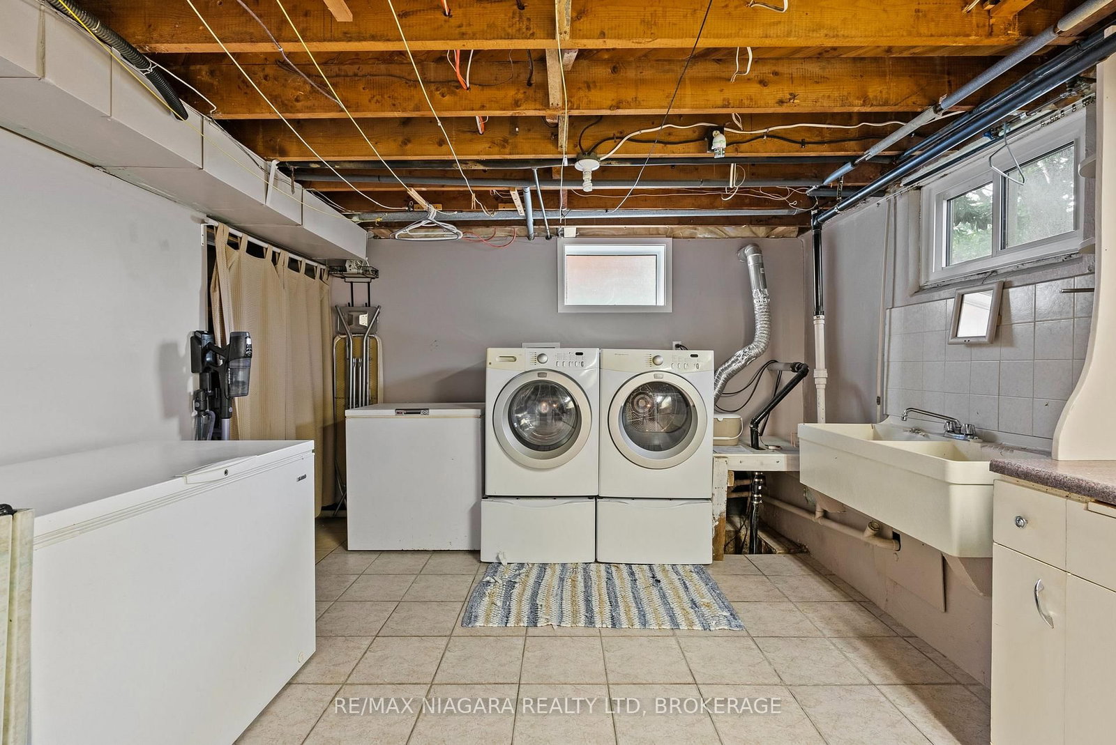 230 Wellington Street • Port Colborne, ON photo 32