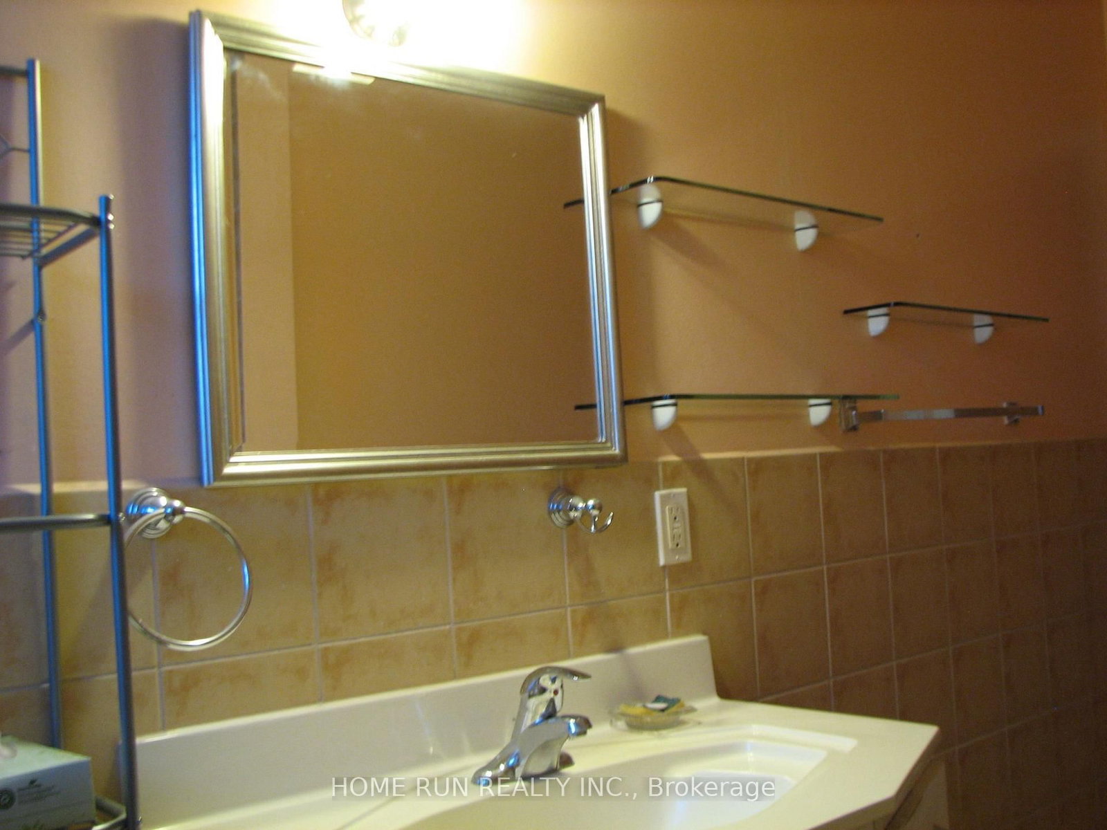 1023 Meadowlands Drive • Ottawa, ON photo 16