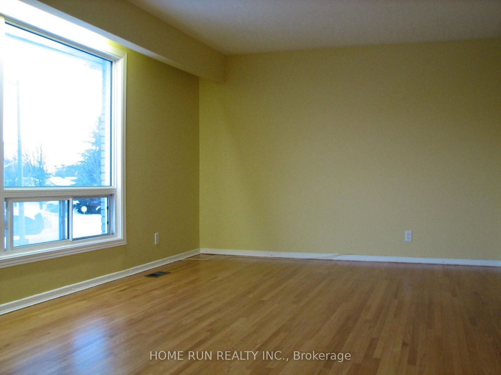 1023 Meadowlands Drive • Ottawa, ON photo 28