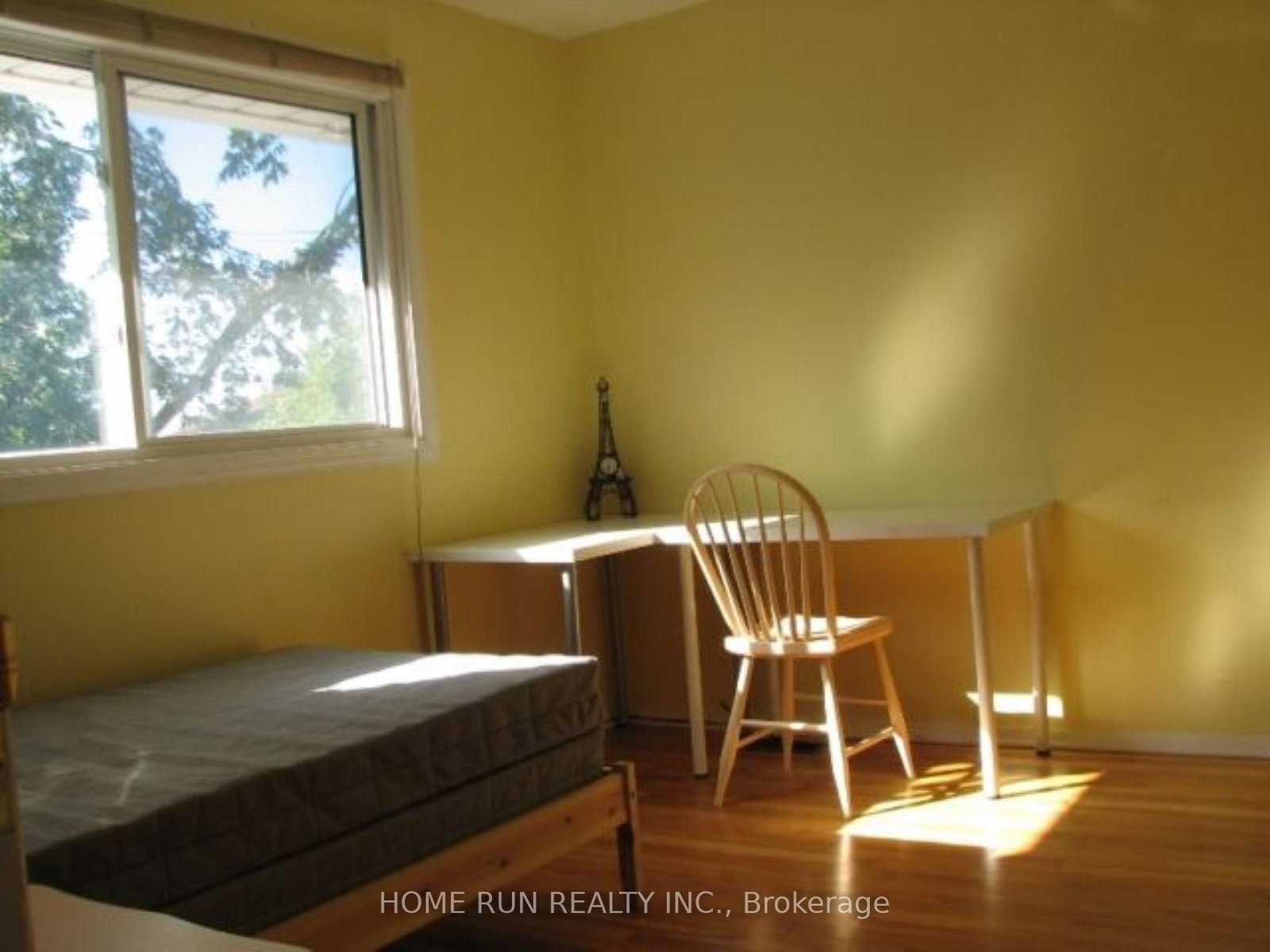 1023 Meadowlands Drive • Ottawa, ON photo 37