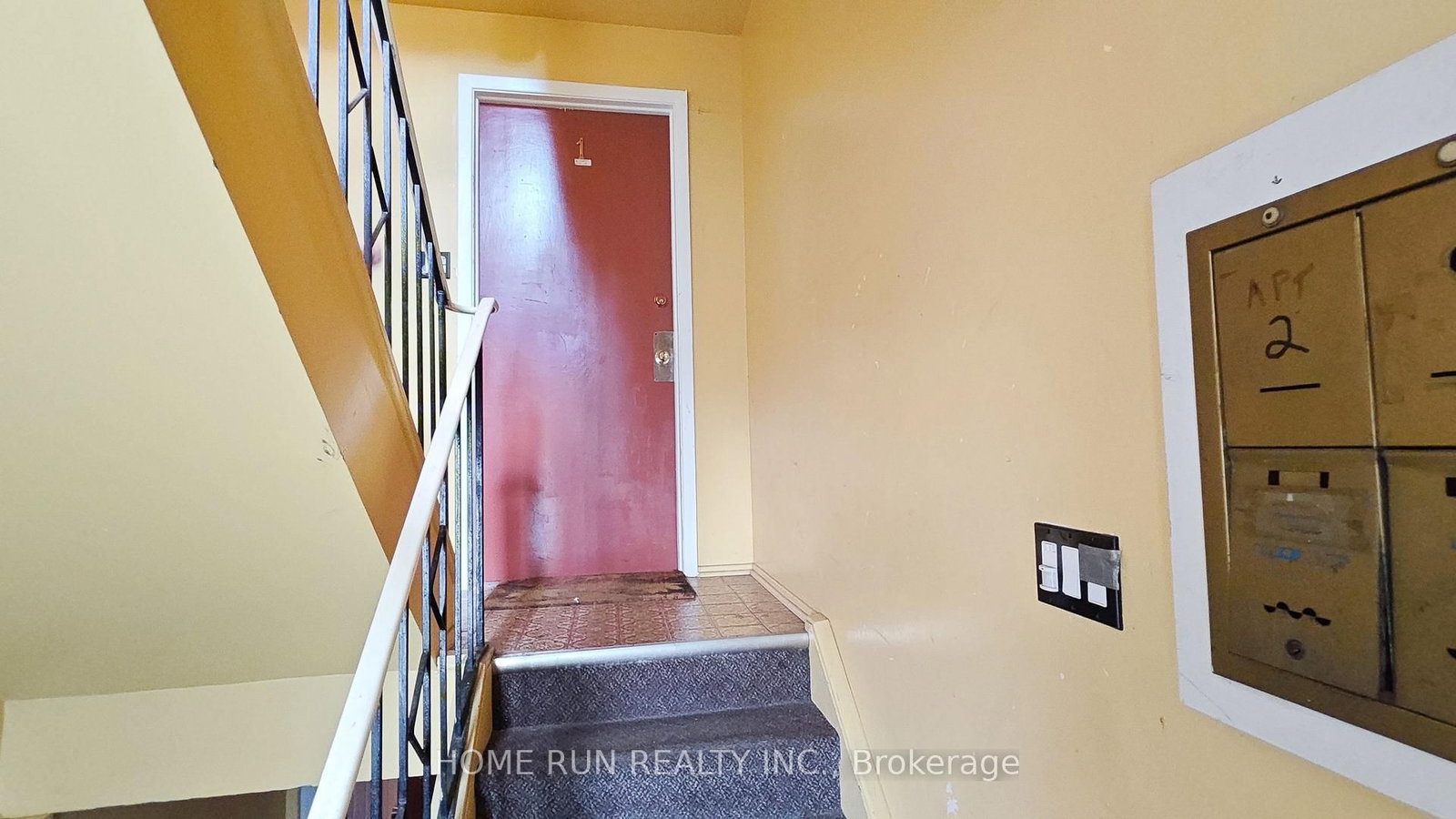 1023 Meadowlands Drive • Ottawa, ON photo 5