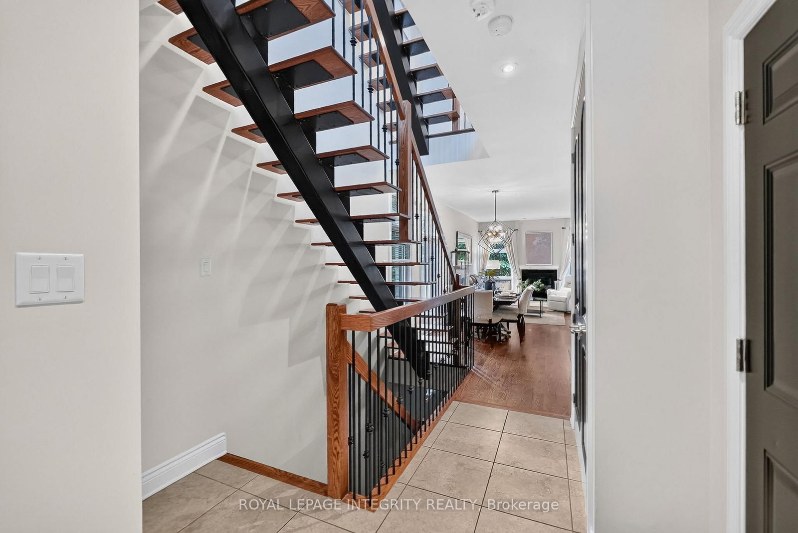812 Petra Private • Ottawa, ON photo 4