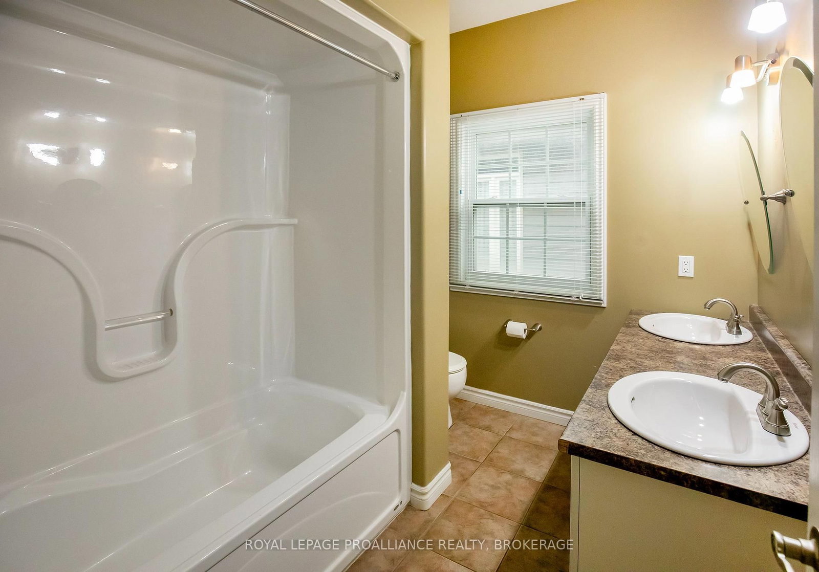1098 Coverdale Drive • Kingston, ON photo 17
