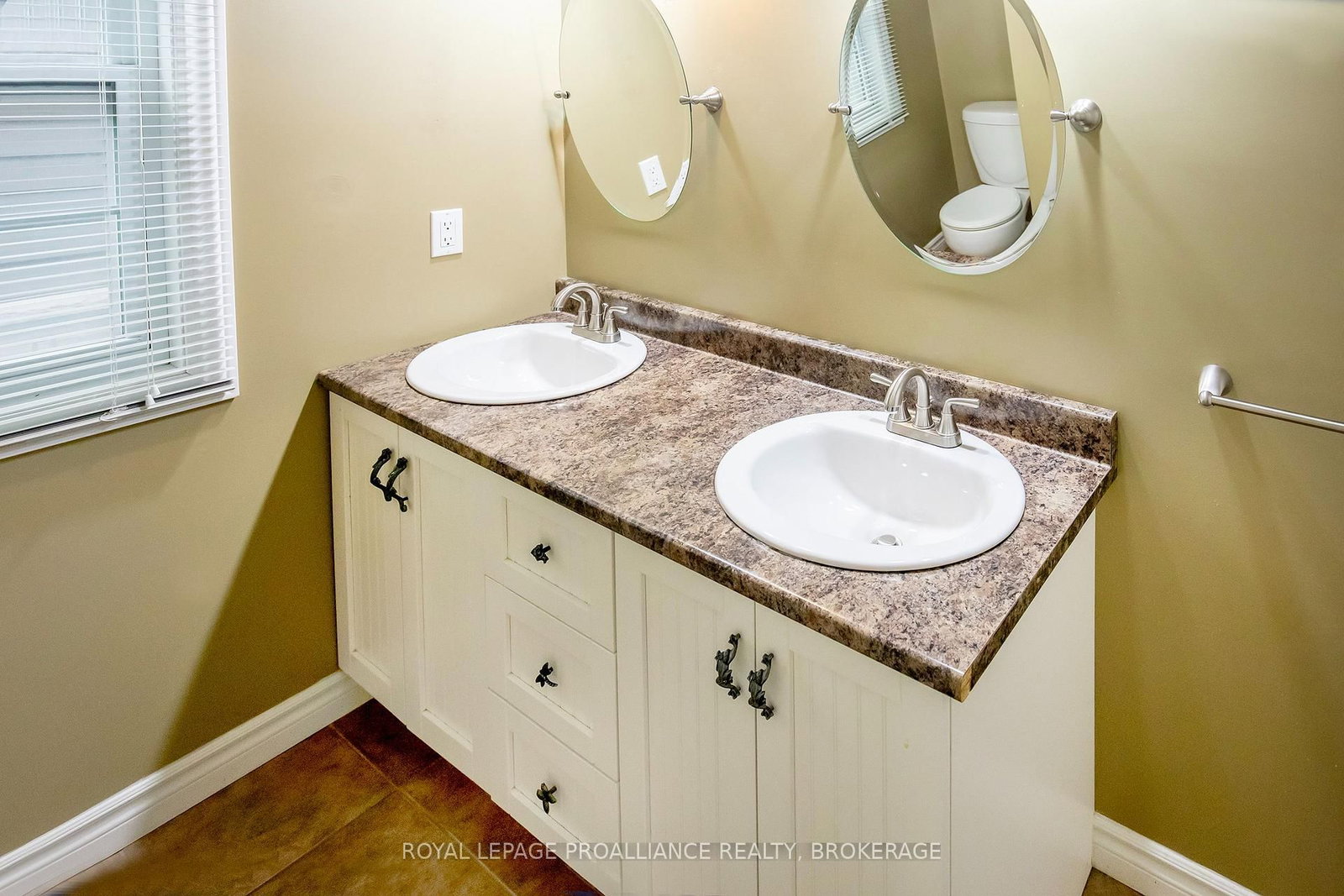 1098 Coverdale Drive • Kingston, ON photo 18
