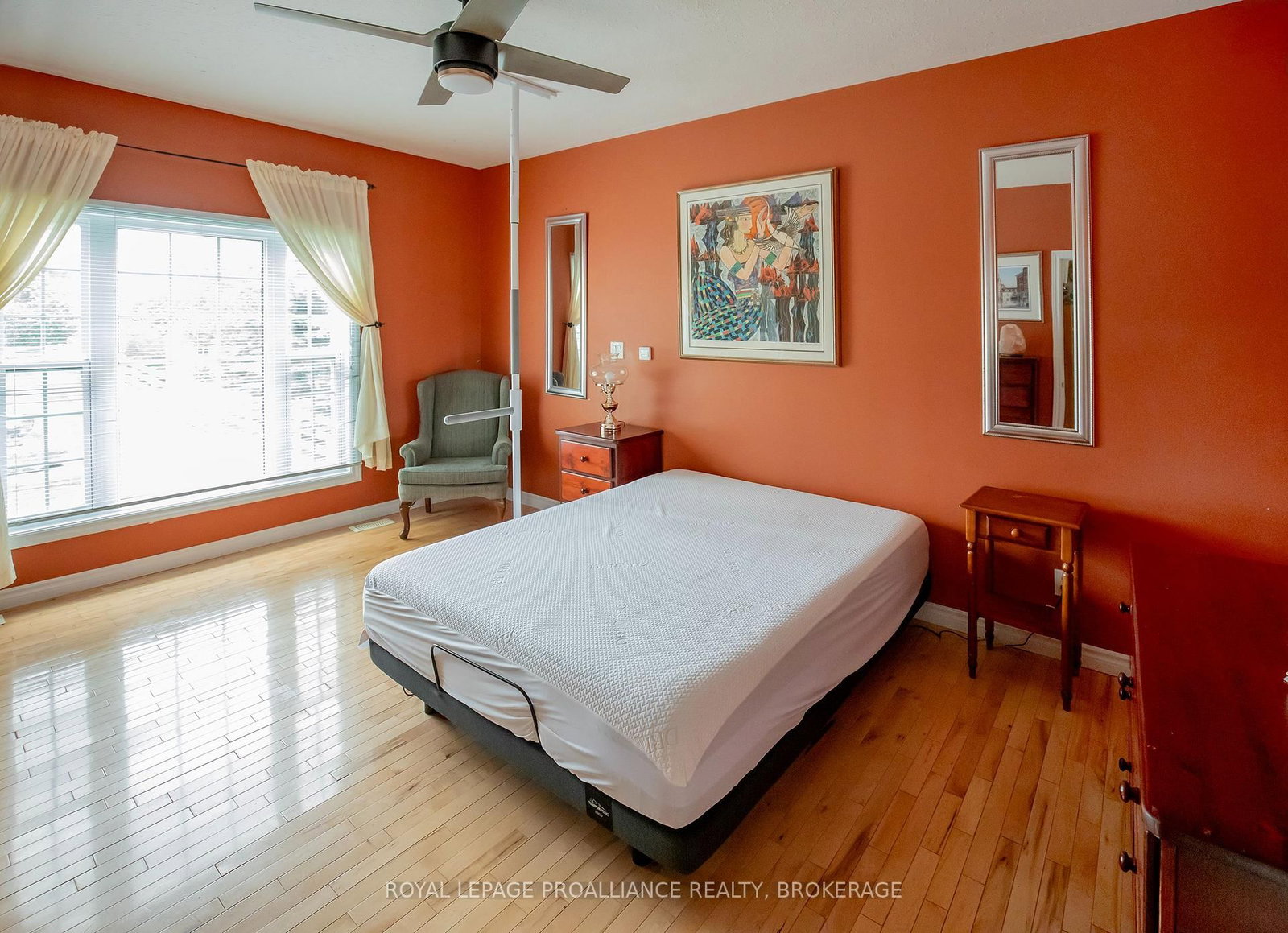 1098 Coverdale Drive • Kingston, ON photo 9