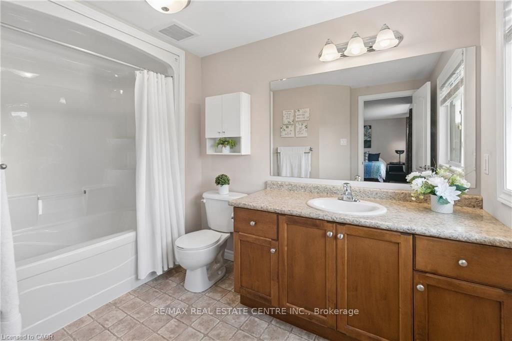 37 Applewood Street • Blandford-Blenheim, ON photo 18