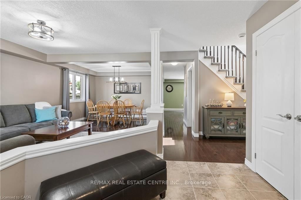37 Applewood Street • Blandford-Blenheim, ON photo 4