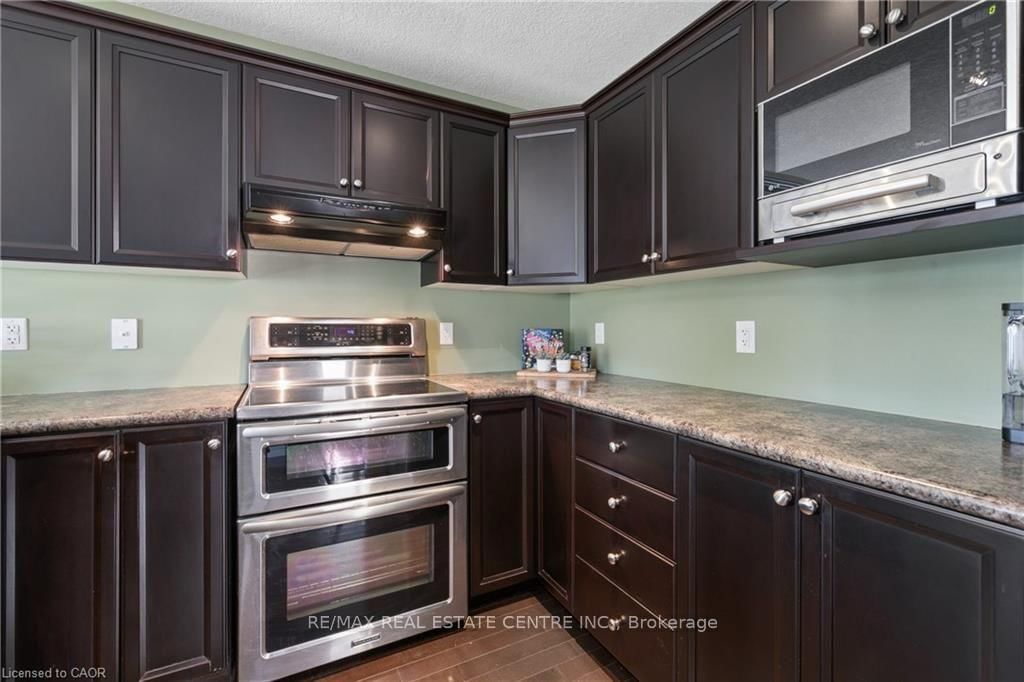 37 Applewood Street • Blandford-Blenheim, ON photo 8