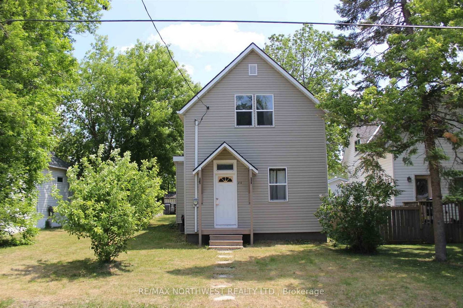 212 FIFTH ST • Rainy River, ON photo 1