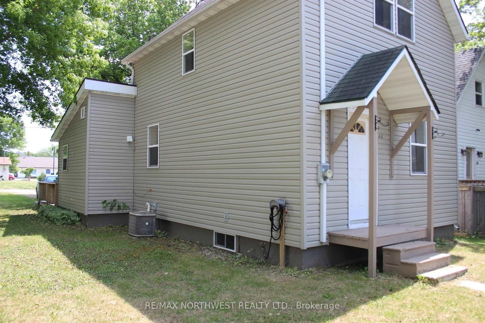 212 FIFTH ST • Rainy River, ON photo 4