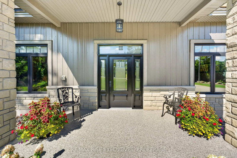 4 Headlands Way