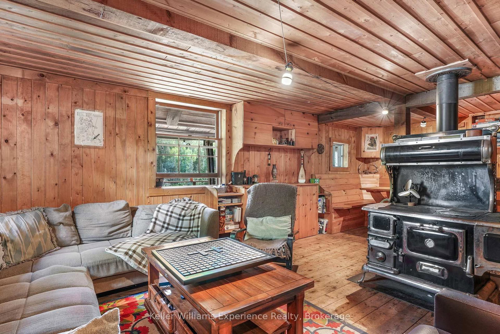 9000 Galeairy Lake • South Algonquin, ON photo 12