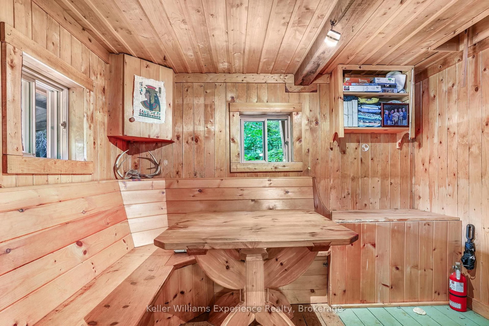 9000 Galeairy Lake • South Algonquin, ON photo 13
