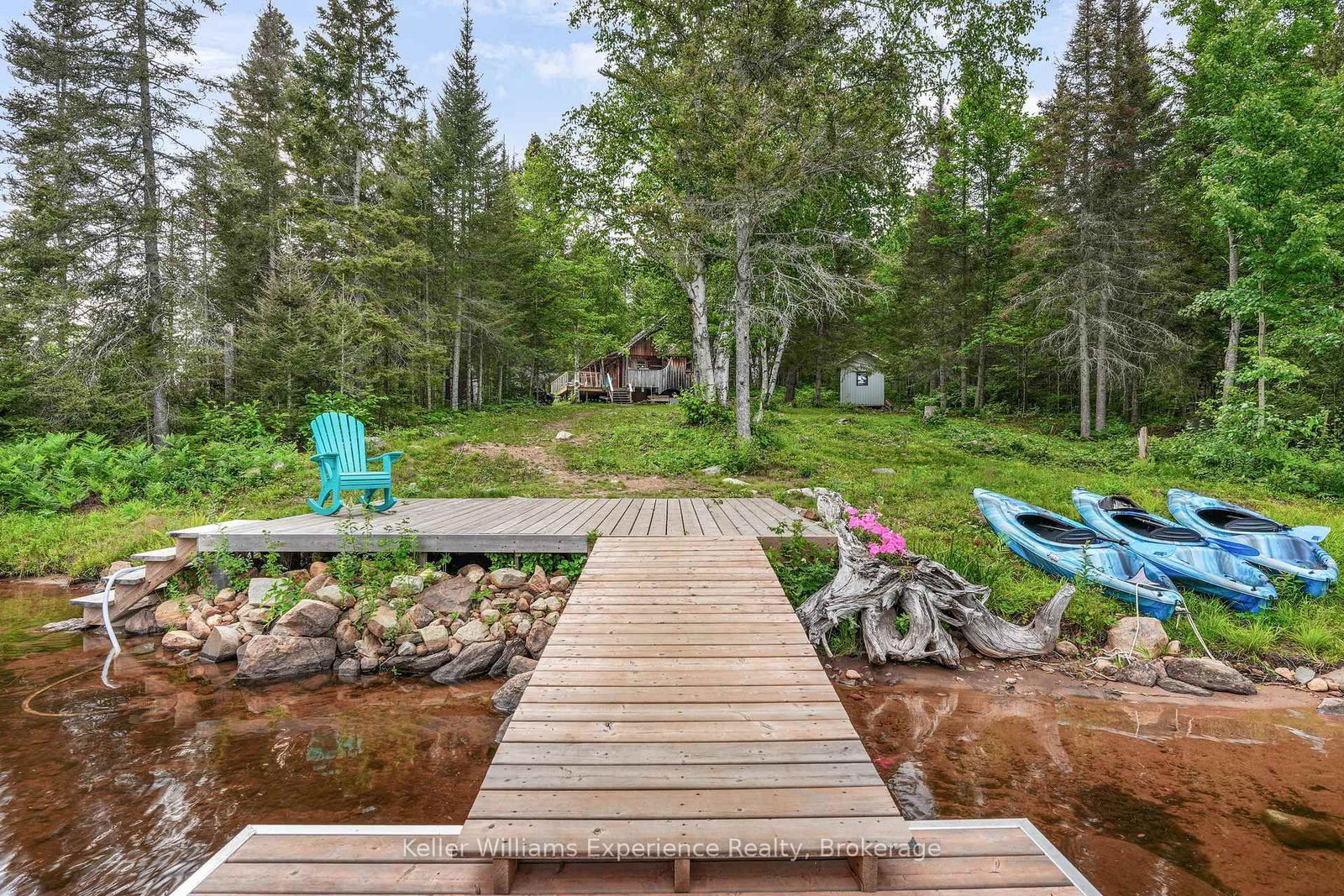 9000 Galeairy Lake • South Algonquin, ON photo 3