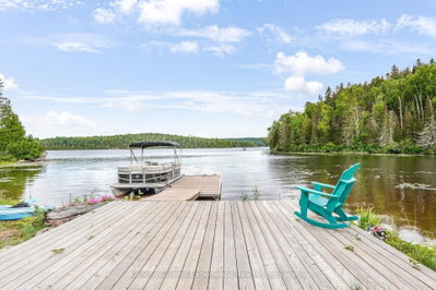 9000 Galeairy Lake • South Algonquin, ON photo 4