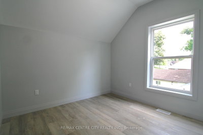 118 Delaware Street • London East, ON photo 9