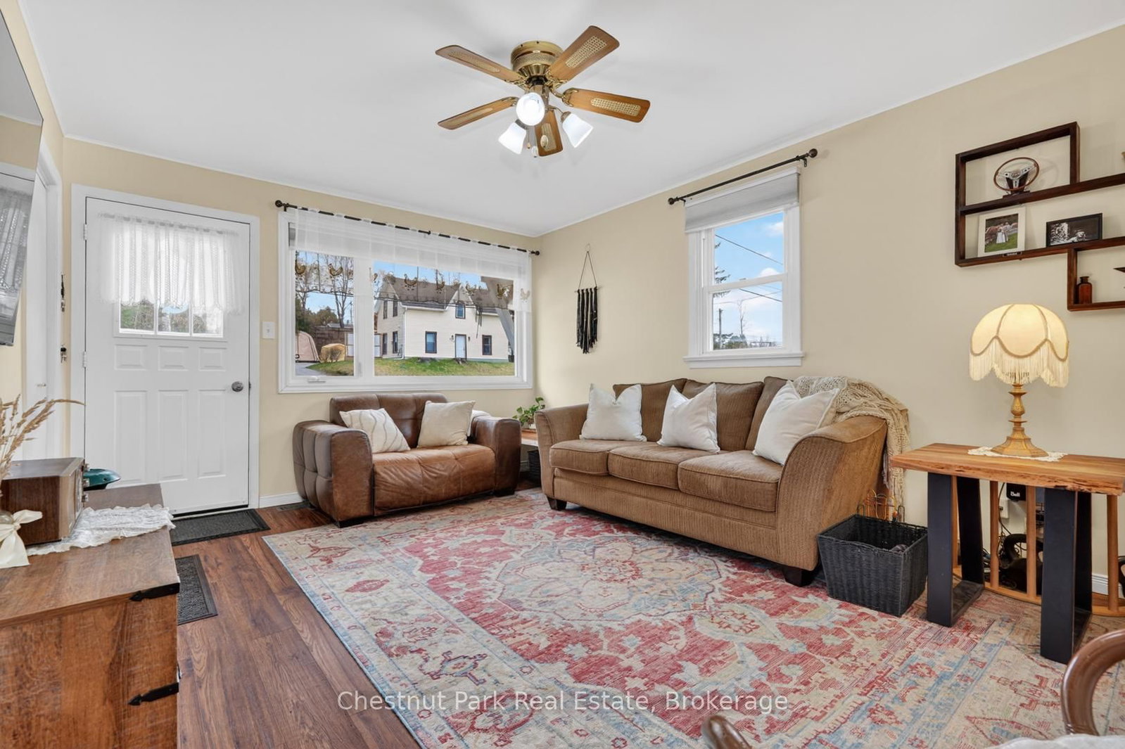 Listing Image 6