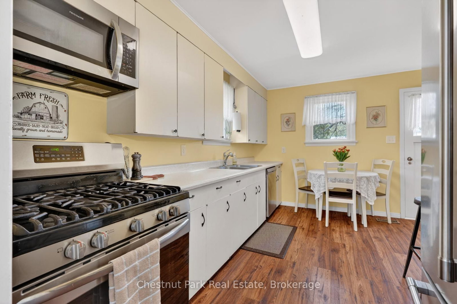 Listing Image 8