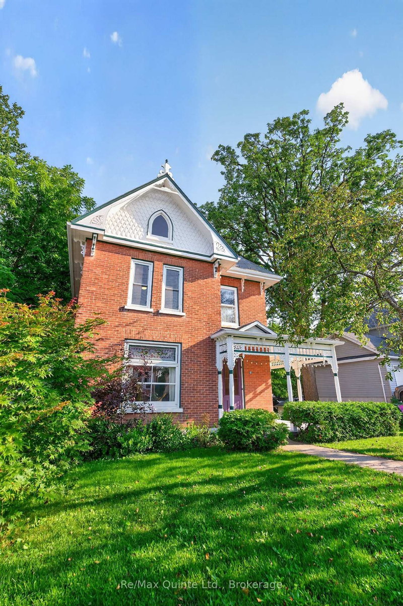 97 St Lawrence Street W