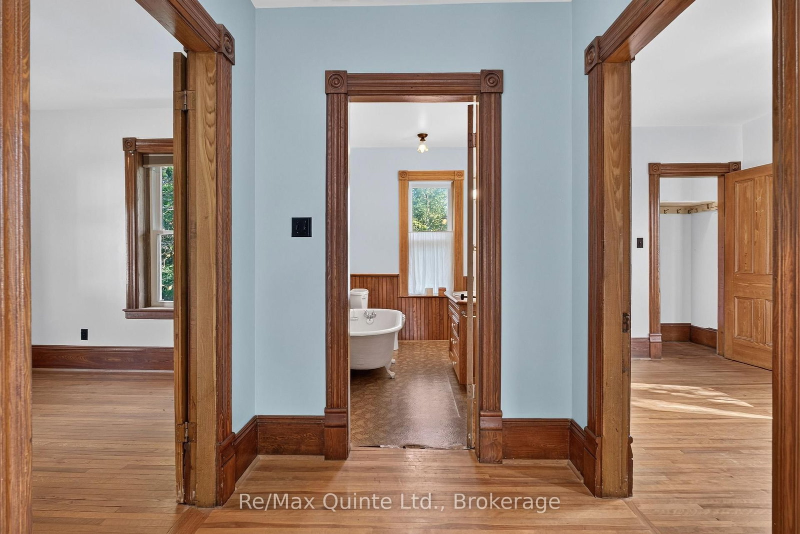 97 St Lawrence Street W • Madoc, ON photo 25