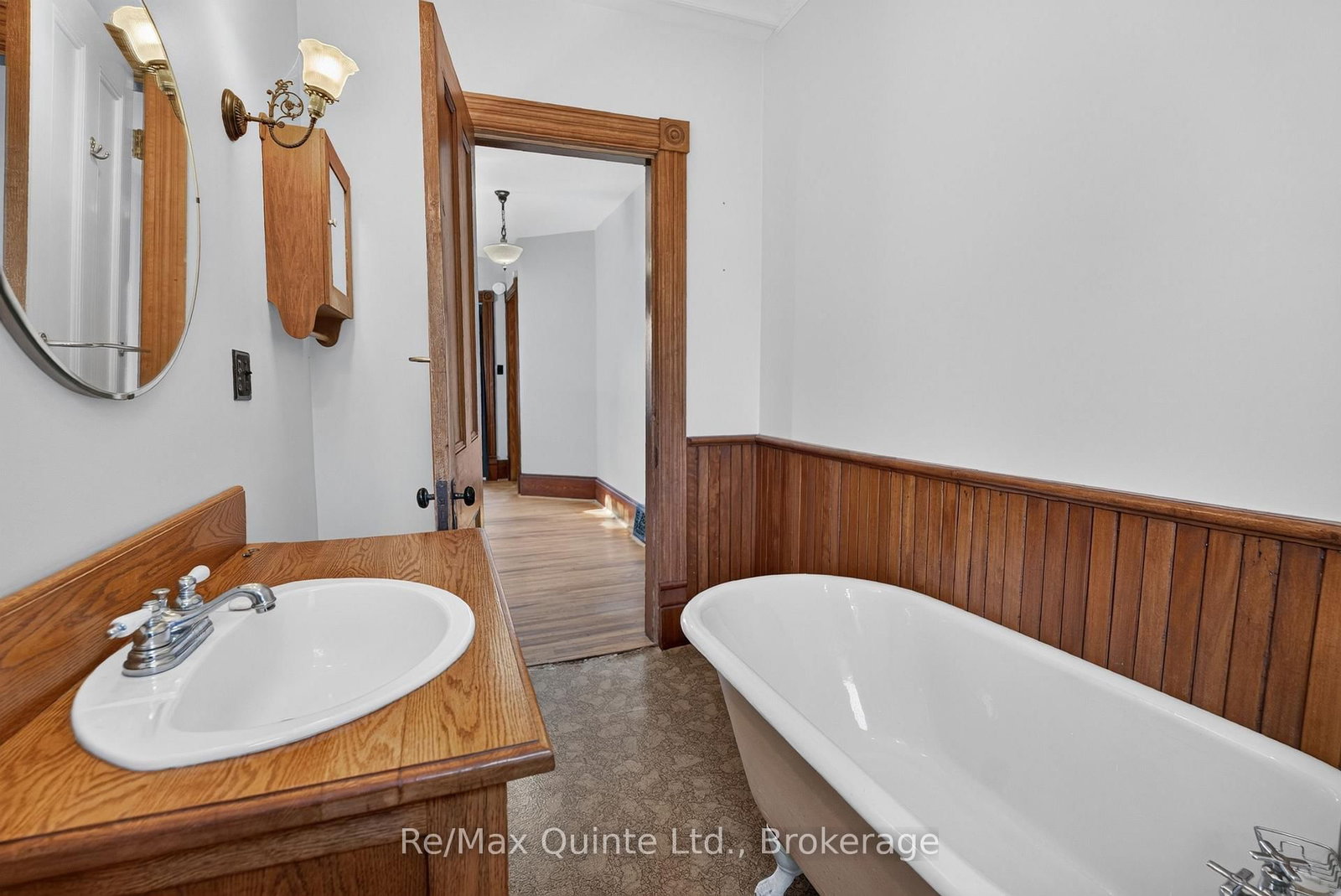 97 St Lawrence Street W • Madoc, ON photo 26