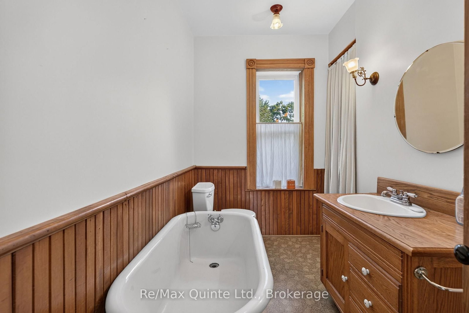 97 St Lawrence Street W • Madoc, ON photo 27