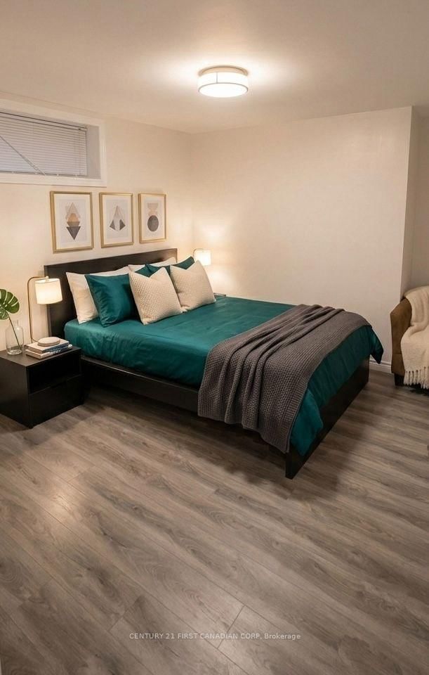 Lower Unit - 1875 Reilly Walk, London North 3