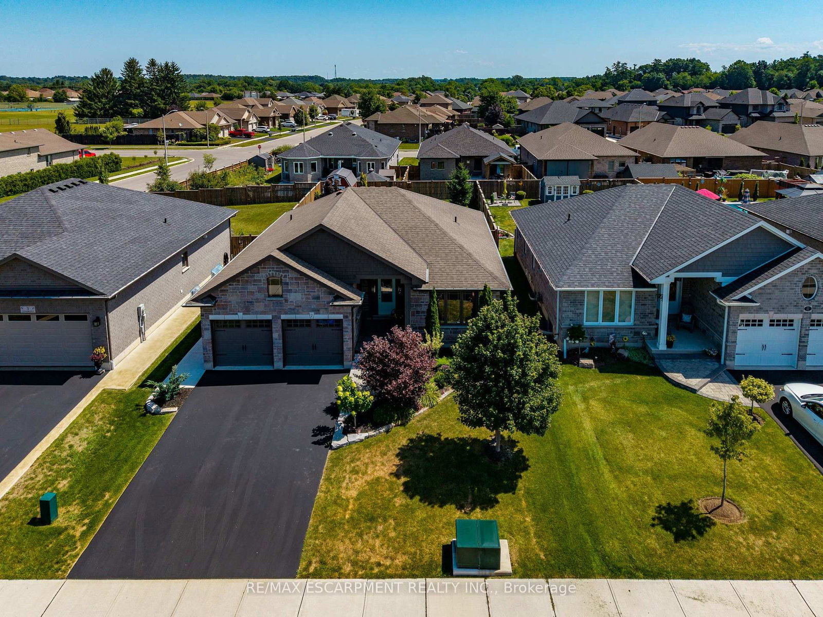 7 Stonebridge Place • Norfolk, ON photo 1